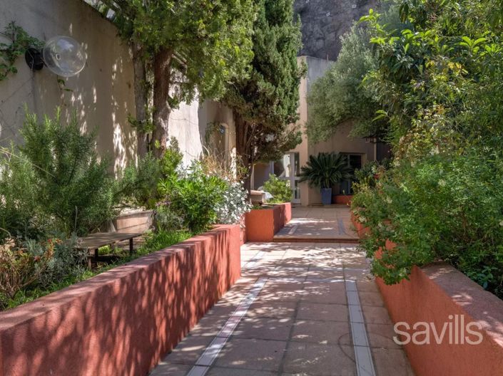Image No.16-5 Bed House for sale