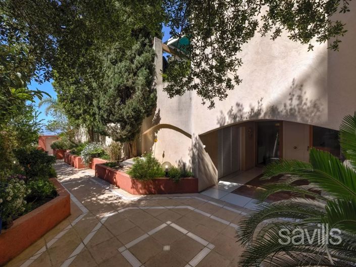 Image No.17-5 Bed House for sale