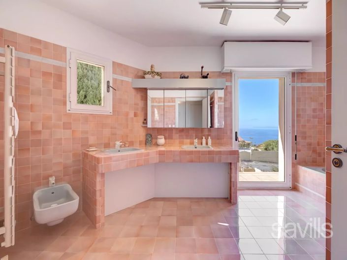 Image No.25-5 Bed House for sale