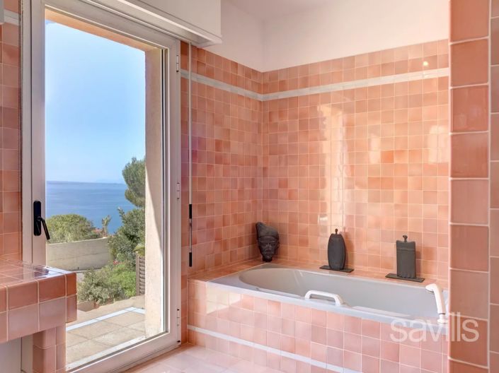 Image No.26-5 Bed House for sale