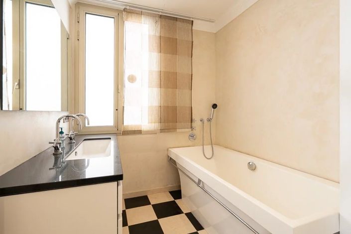 Image No.8-2 Bed Apartment for sale
