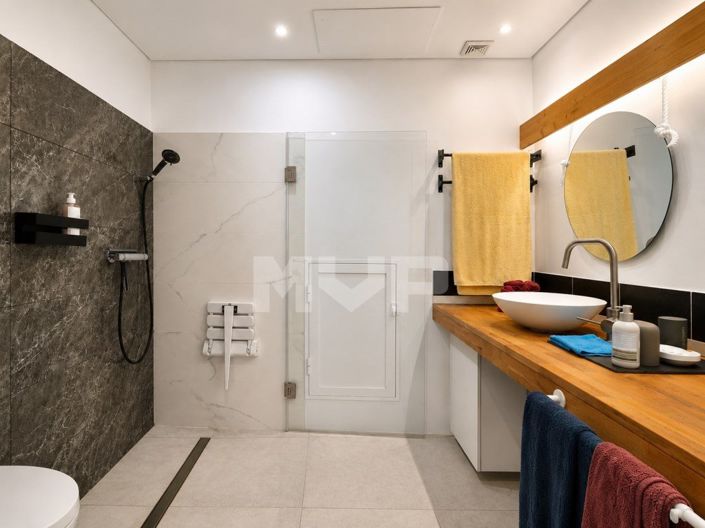 Image No.13-3 Bed House for sale