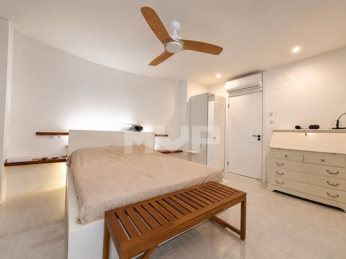 Image No.17-3 Bed House for sale