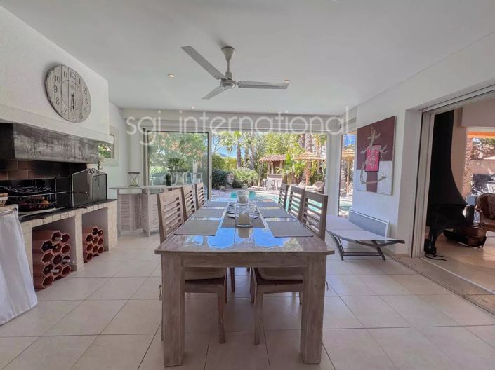 Image No.8-3 Bed House for sale