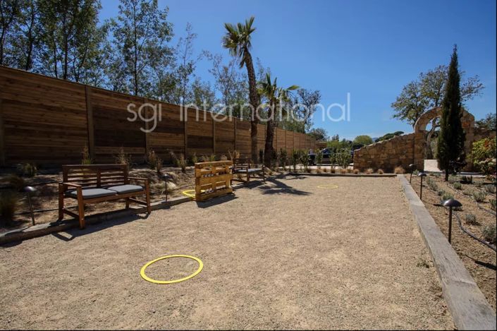 Image No.10-8 Bed House for sale
