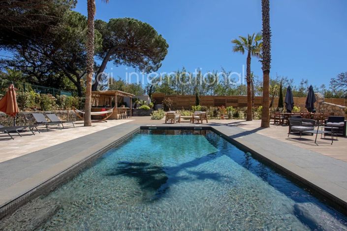 Image No.3-8 Bed House for sale