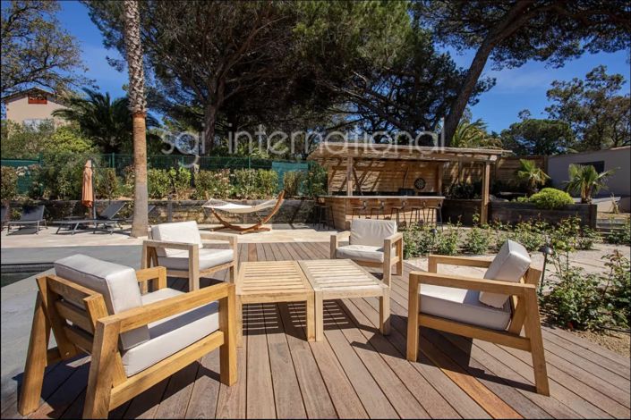 Image No.9-8 Bed House for sale