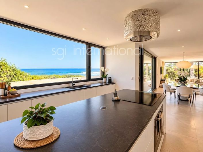 Image No.8-5 Bed House for sale
