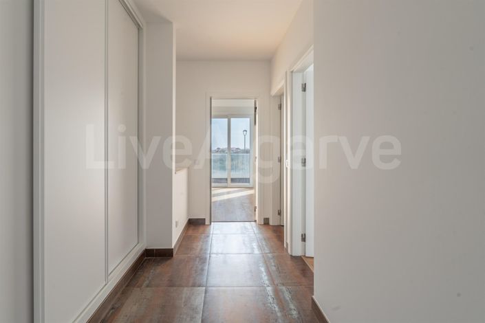 Image No.22-3 Bed House for sale
