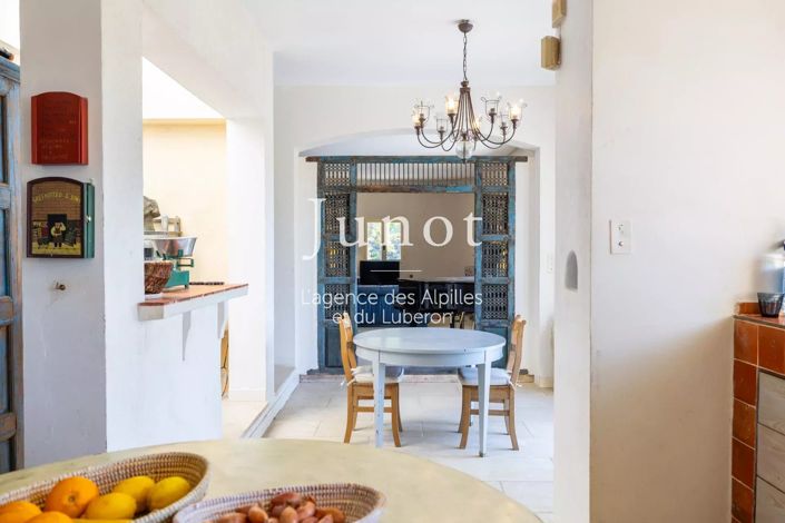 Image No.10-6 Bed House for sale
