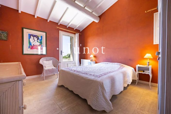 Image No.11-6 Bed House for sale