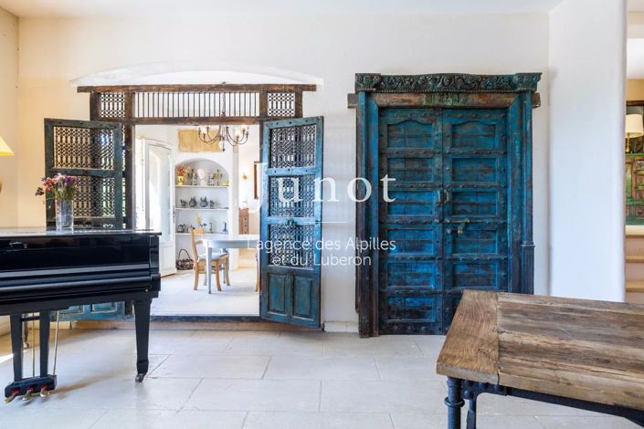 Image No.8-6 Bed House for sale