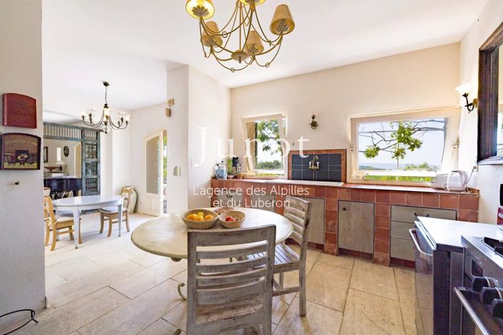 Image No.9-6 Bed House for sale