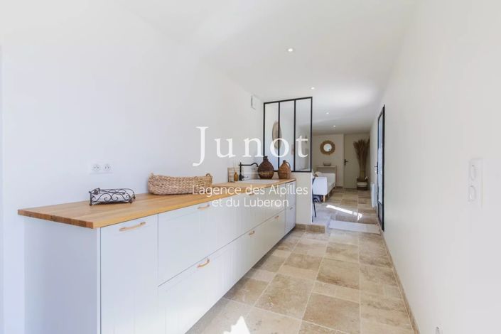 Image No.25-5 Bed House for sale