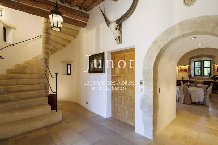 Image No.18-8 Bed House for sale