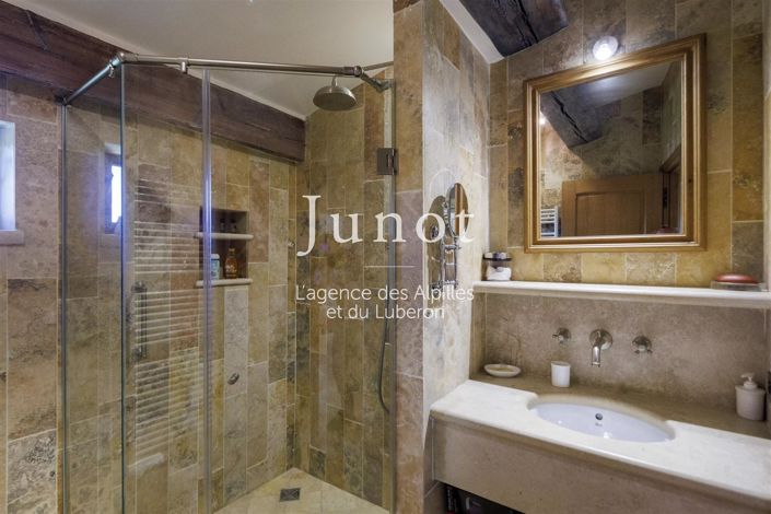 Image No.30-8 Bed House for sale