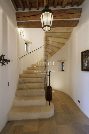 Image No.32-8 Bed House for sale