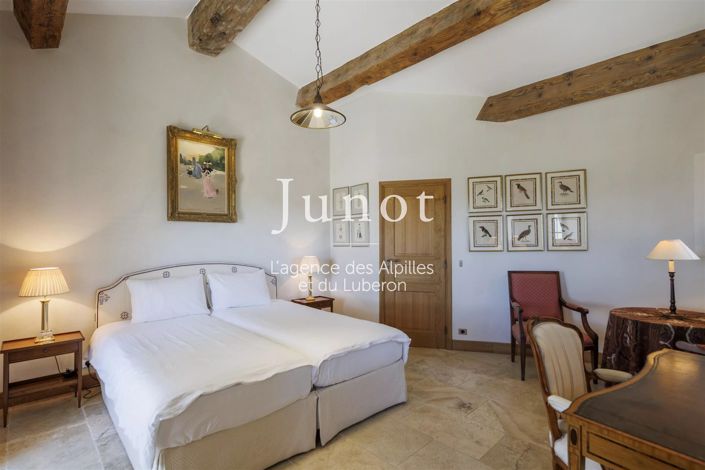Image No.33-8 Bed House for sale