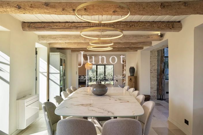 Image No.7-7 Bed House for sale