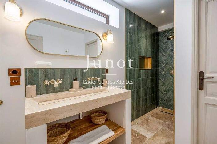 Image No.17-5 Bed House for sale
