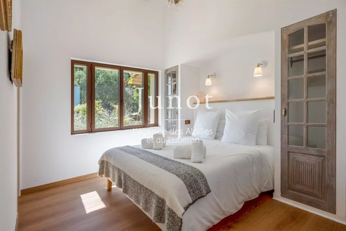 Image No.18-5 Bed House for sale