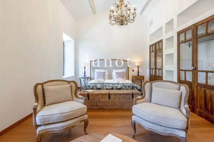 Image No.19-5 Bed House for sale