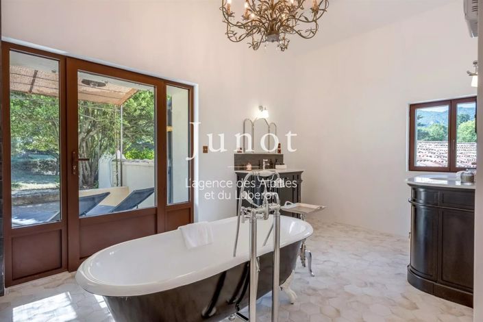 Image No.21-5 Bed House for sale