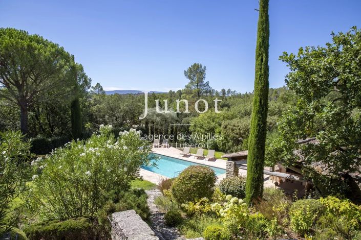 Image No.8-5 Bed House for sale