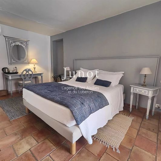 Image No.12-6 Bed House for sale