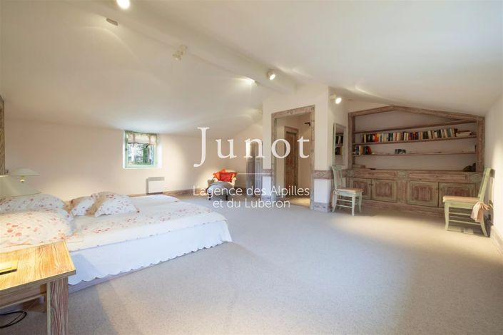 Image No.19-7 Bed House for sale