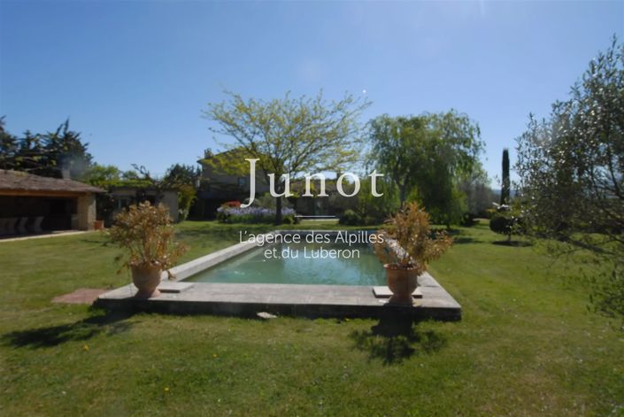 Image No.9-6 Bed House for sale