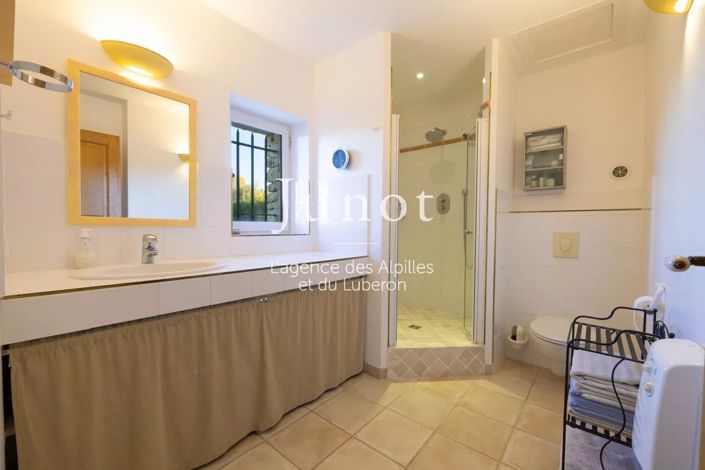 Image No.15-3 Bed House for sale