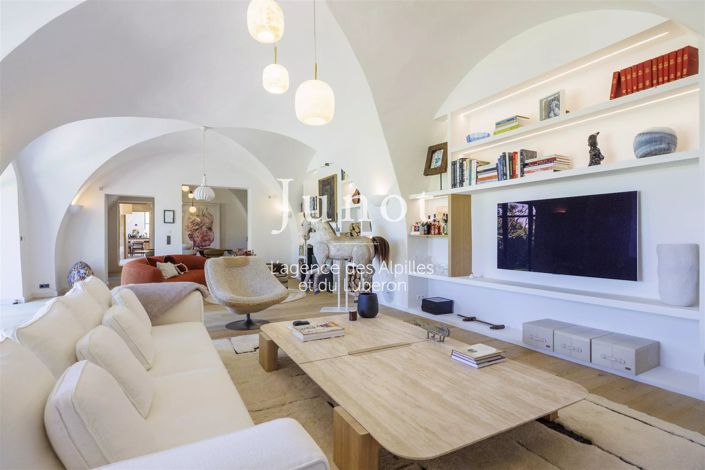 Image No.10-7 Bed House for sale