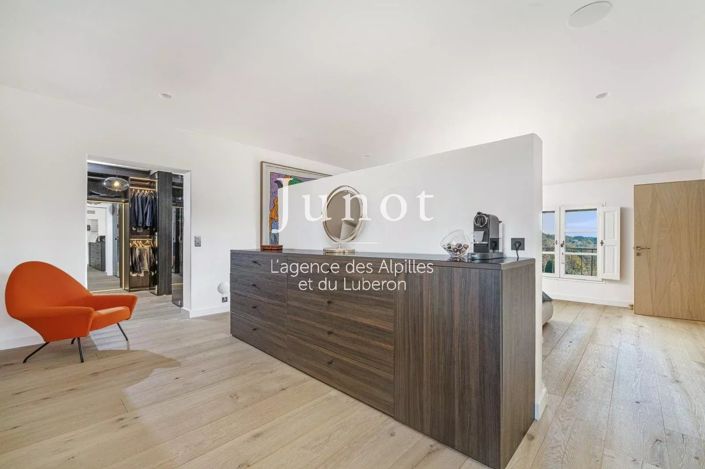 Image No.16-7 Bed House for sale