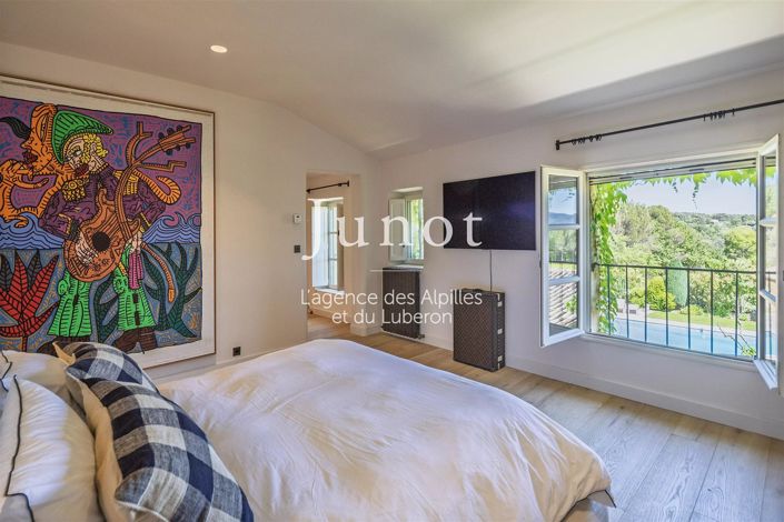 Image No.26-7 Bed House for sale