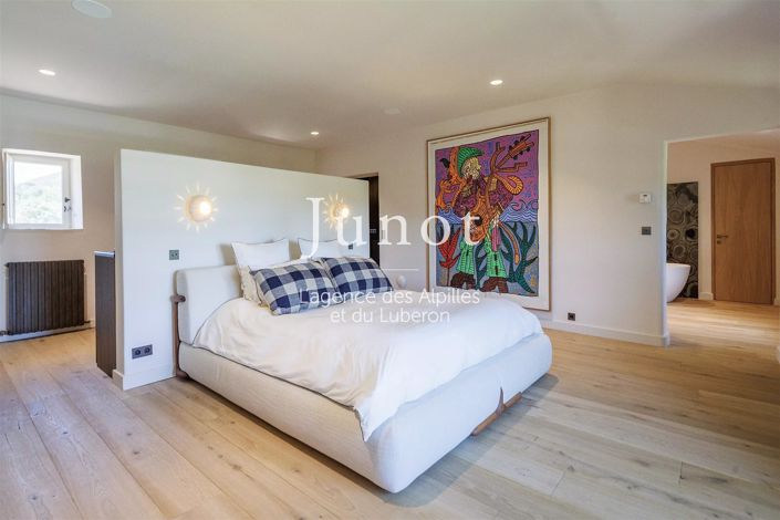 Image No.27-7 Bed House for sale