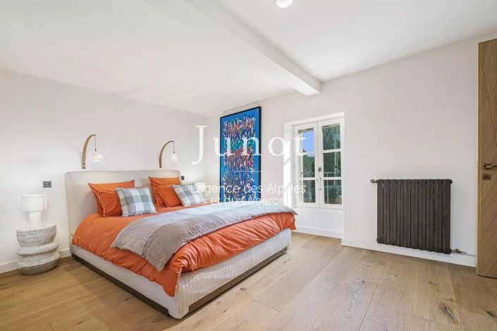 Image No.30-7 Bed House for sale