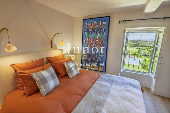 Image No.32-7 Bed House for sale