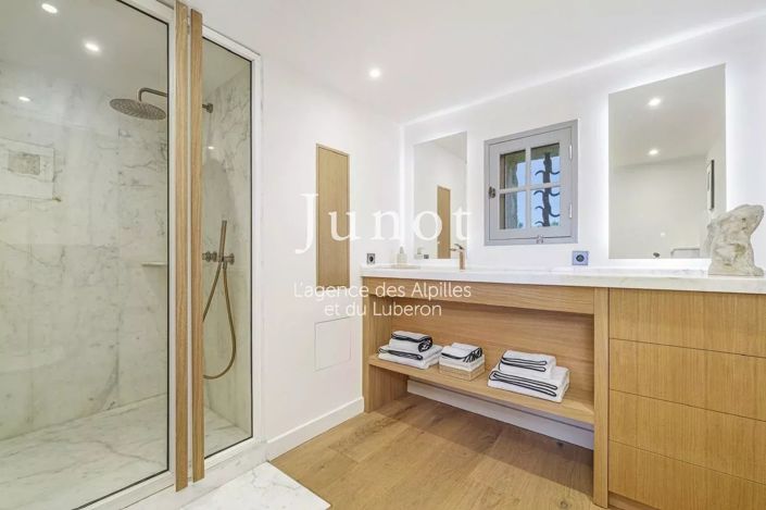 Image No.34-7 Bed House for sale