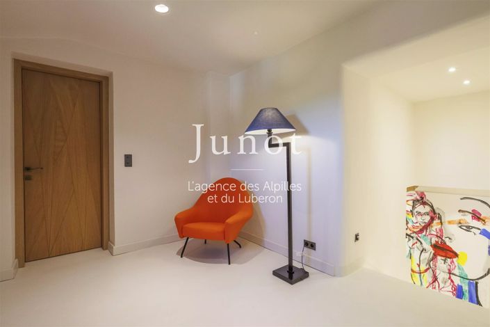 Image No.36-7 Bed House for sale
