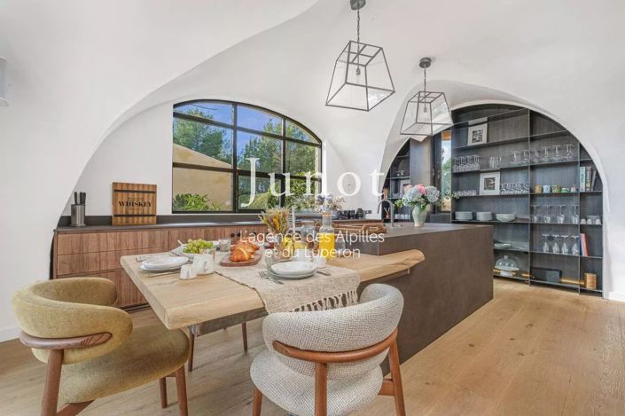 Image No.5-7 Bed House for sale