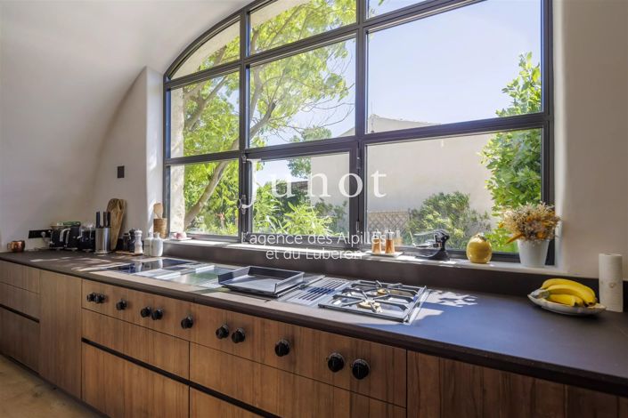 Image No.7-7 Bed House for sale