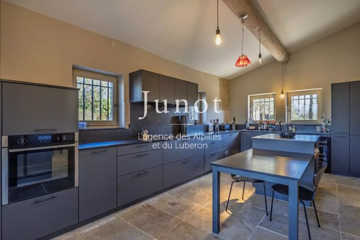 Image No.12-5 Bed House for sale