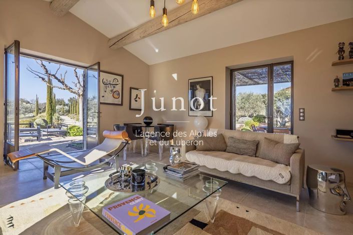 Image No.6-5 Bed House for sale