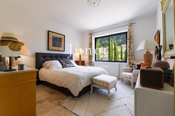 Image No.15-4 Bed House for sale