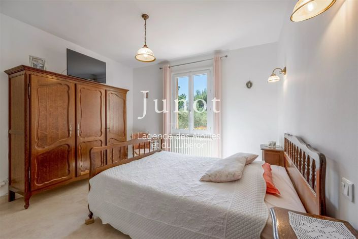 Image No.13-3 Bed House for sale