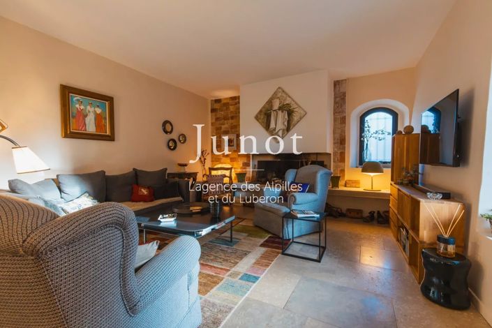 Image No.10-5 Bed House for sale