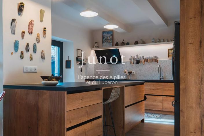 Image No.7-5 Bed House for sale