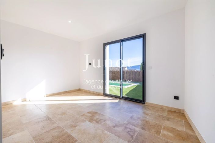 Image No.7-3 Bed House for sale