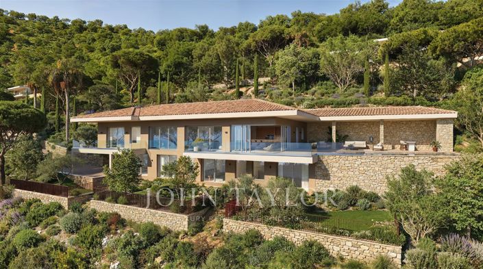Image No.2-5 Bed House for sale